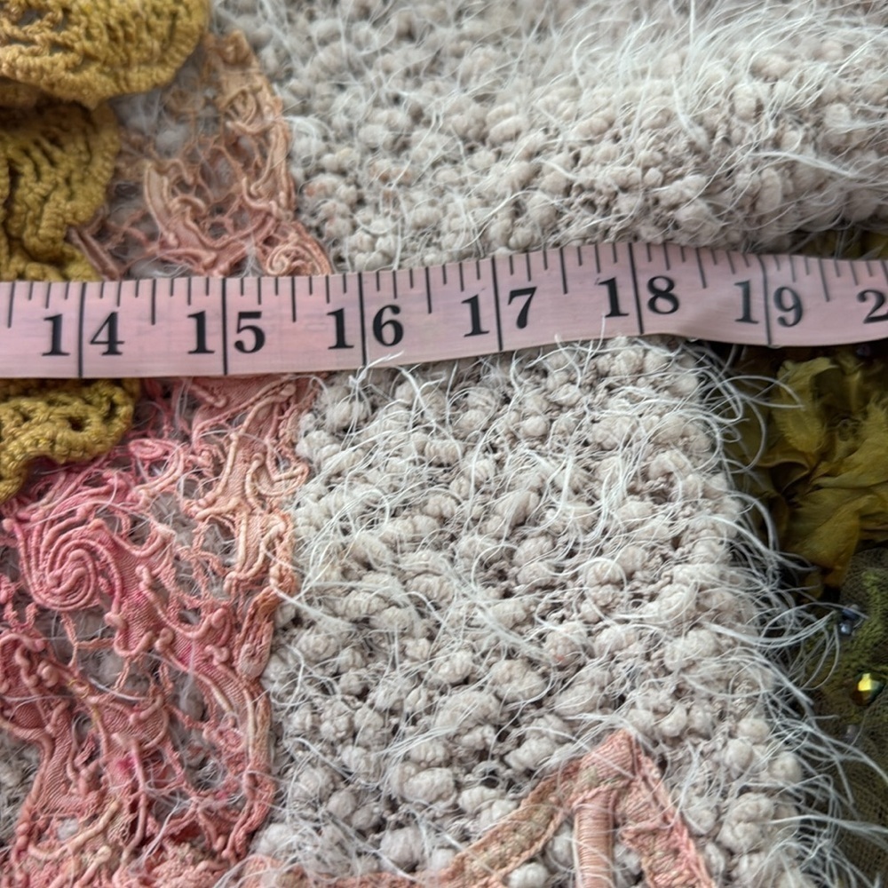 Large Boucle Cardigan Sweater Mixed Media - Picture 8 of 9